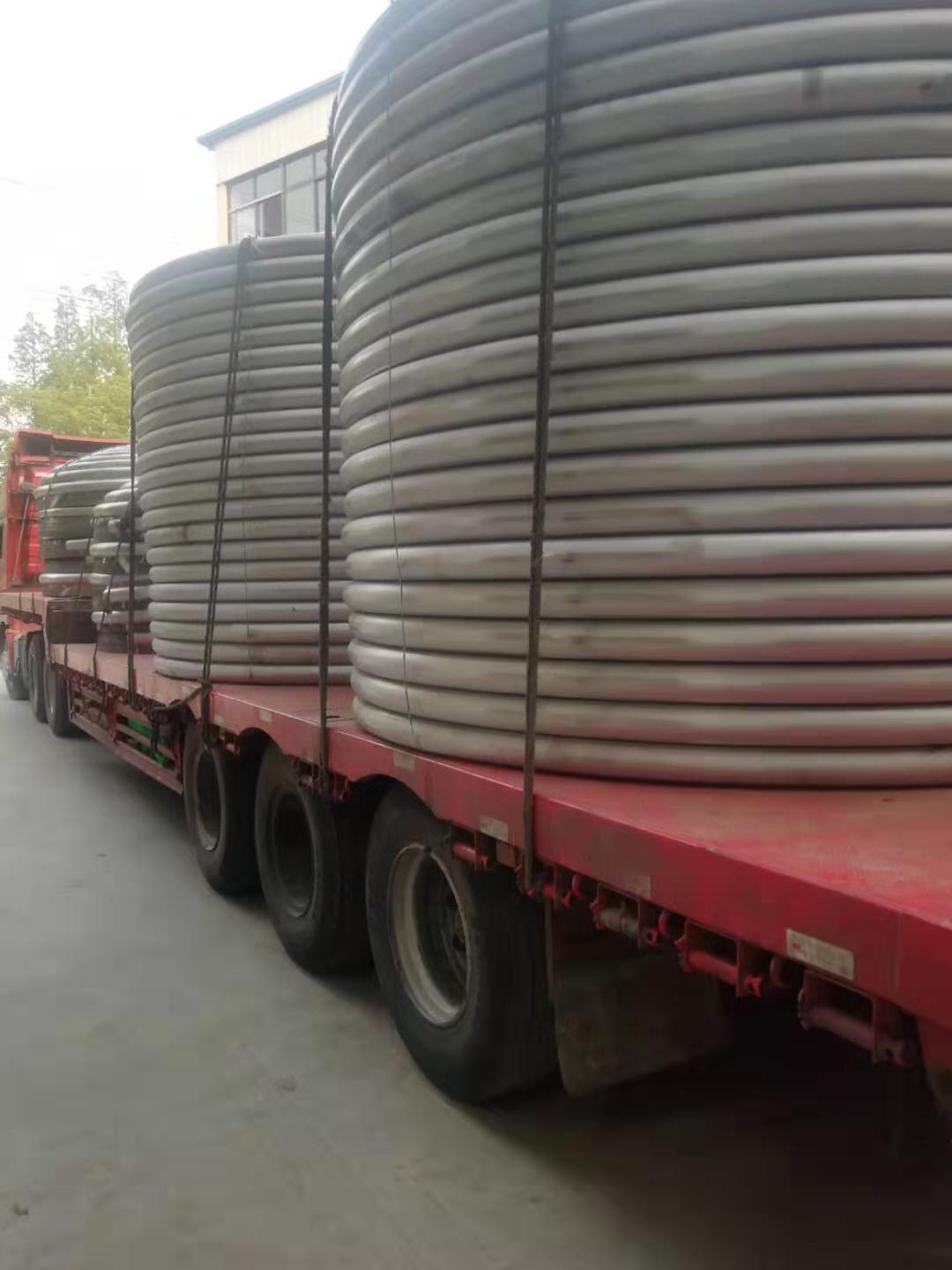 半圆管发货现场